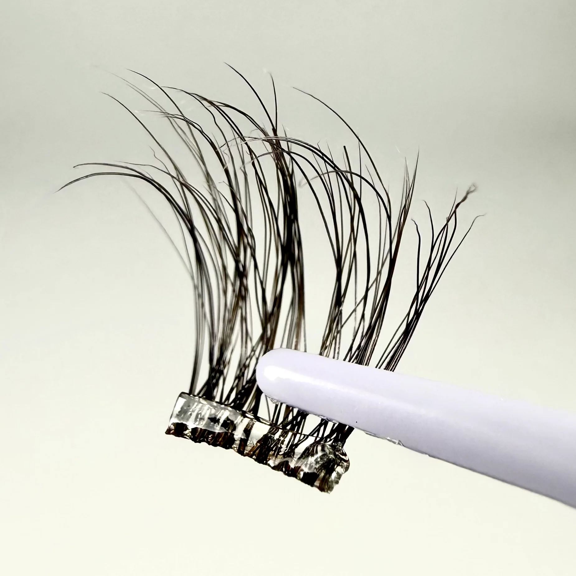 I.F.L.Y. in Cocoa Ganche Super Pre-Glued Lashes - Image 3